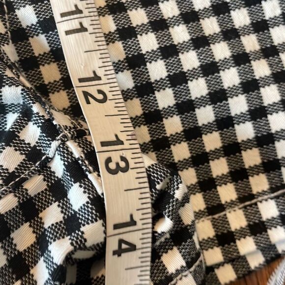 Forever 21 NWT black and white checkered high rise shorts 18 - Picture 4 of 9